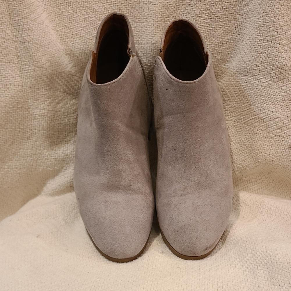 Soda Womens Low Heel Ankle Boots With Side Zipper